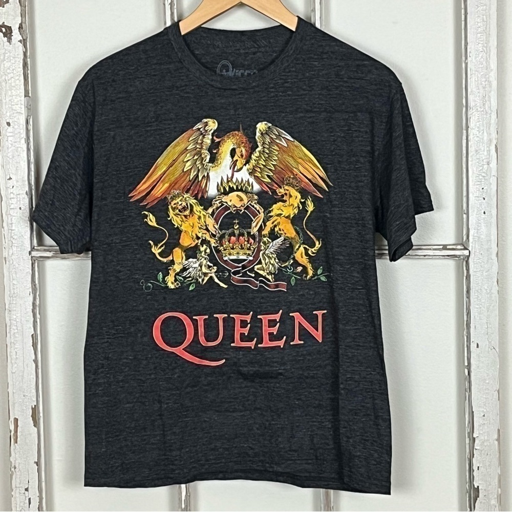 Queen T-shirt Medium Unisex